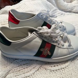 Gucci Ace Bee women’s sneakers size 36 (6 1/2) - excellent condition